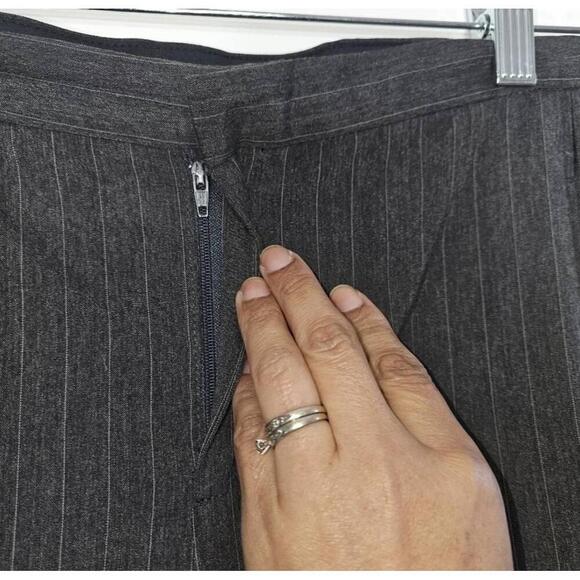Club Monaco Charcoal Grey Pinstriped Wide-Leg Trousers Size 8 - Picture 4 of 8
